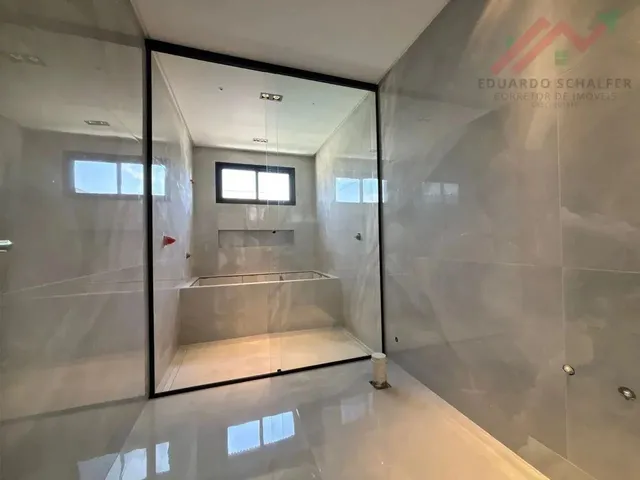 Imagem 4: Imóvel para Venda Possui 413 Metros Quadrados com 5 Quartos em Centro - Camboriú - Sc