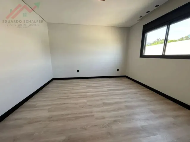 Imagem 3: Imóvel para Venda Possui 413 Metros Quadrados com 5 Quartos em Centro - Camboriú - Sc