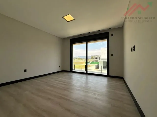 Imagem 14: Imóvel para Venda Possui 413 Metros Quadrados com 5 Quartos em Centro - Camboriú - Sc