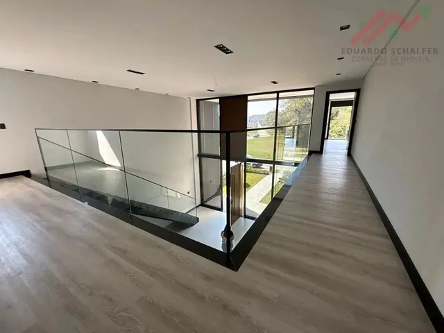 Imagem 7: Imóvel para Venda Possui 413 Metros Quadrados com 5 Quartos em Centro - Camboriú - Sc