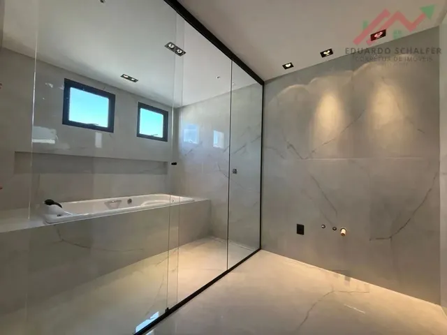 Imagem 13: Imóvel para Venda Possui 413 Metros Quadrados com 5 Quartos em Centro - Camboriú - Sc
