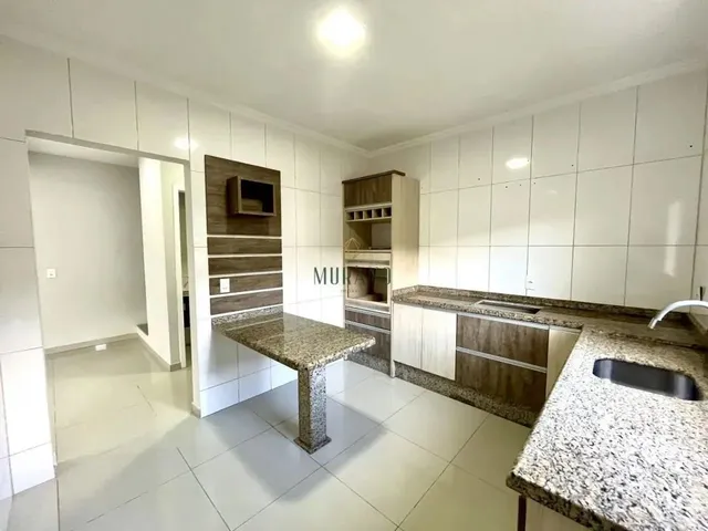 Imagem 8: Sobrado com 3 Dormitórios À Venda, 145M² por R$ 750.000 - Bom Retiro - Joinville/Sc
