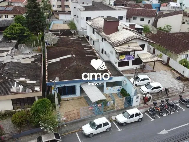 Imagem 1: Casa Comercial com Amplo Terreno para Venda no Centro de Brusque!