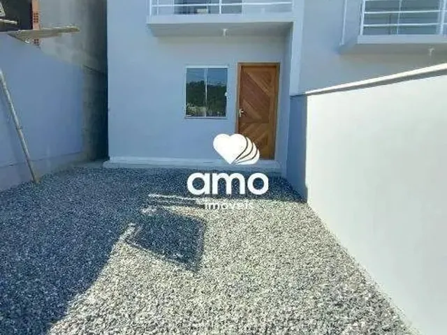 Imagem: Sobrado com 3 Quartos e Passagem Lateral