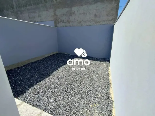 Imagem 8: Sobrado com 3 Quartos e Passagem Lateral no Bairro Rio Branco