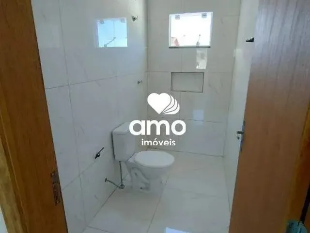 Imagem 4: Sobrado com 3 Quartos e Passagem Lateral no Bairro Rio Branco