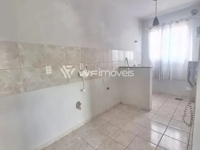 Imagem: O apartamento possui 2 Dormitórios, 1 Banheiro, 1 Vaga na