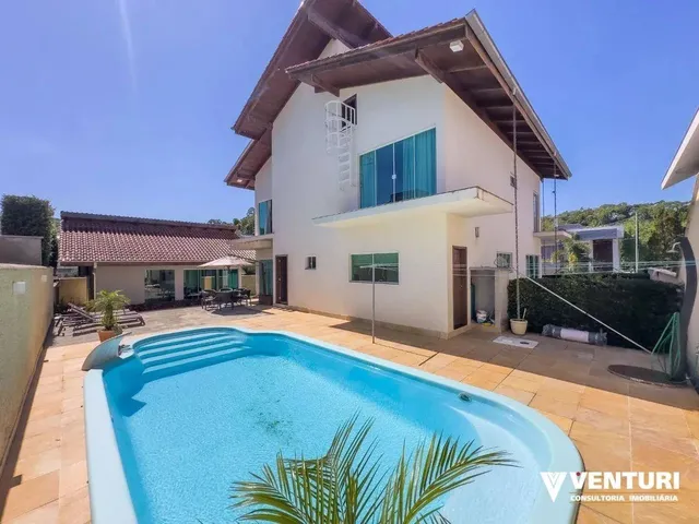 Imagem: Casa com 4 Dormitórios À Venda, 377 M²
