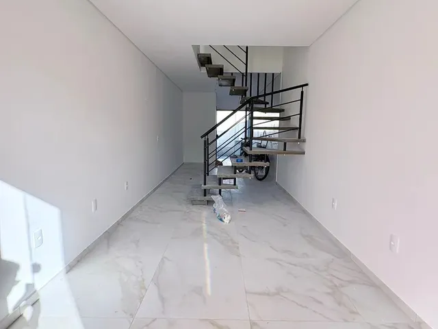 Imagem 2: Última Unidade: Sobrado Geminado Espinheiros