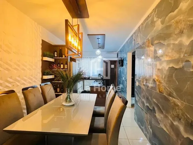 Imagem: Casa com Piscina, 02 Dormitórios (01 Suíte)
