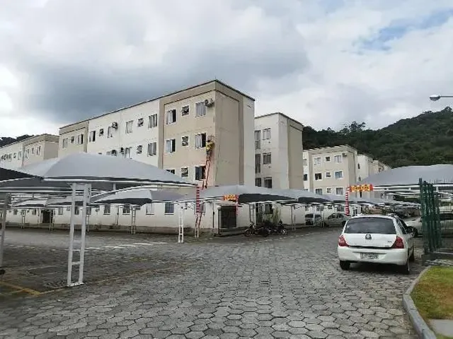 Imagem: O apartamento possui 2 Dormitórios, 1 Banheiro, 1 Vaga na