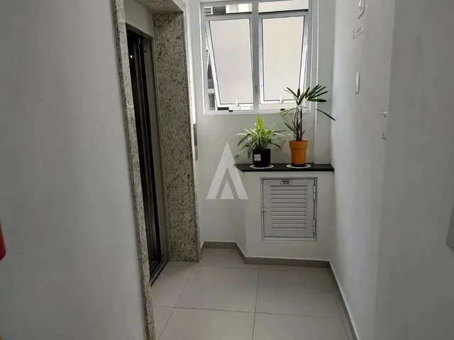 Imagem 9: Apartamento com 1 Suíte e Mais 1 Quarto, À Venda no Bairro Costa e Silva Em
