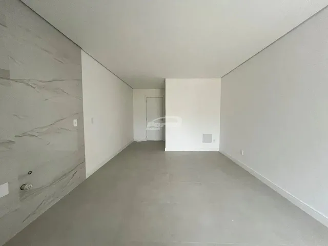 Imagem 10: Apartamento com Dois Dormitórios Sendo Uma Suíte, Sacada com Churrasqueira e 1 Vaga De