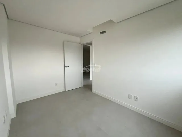 Imagem 2: Apartamento com Dois Dormitórios Sendo Uma Suíte, Sacada com Churrasqueira e 1 Vaga De