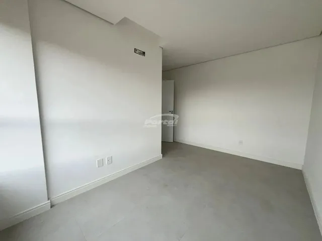 Imagem 11: Apartamento com Dois Dormitórios Sendo Uma Suíte, Sacada com Churrasqueira e 1 Vaga De