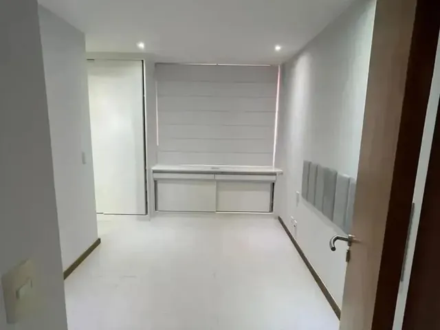 Imagem 3: Apartamento 2/4 Semi Mobiliado no Condomínio Edifício san Marino em Buraquinho