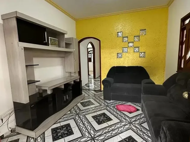 Imagem 1: Térrea para Aluguel e Venda Possui 250 Metros Quadrados com 8 Quartos em Centro