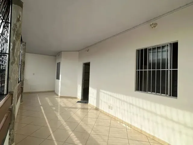 Imagem 16: Térrea para Aluguel e Venda Possui 250 Metros Quadrados com 8 Quartos em Centro
