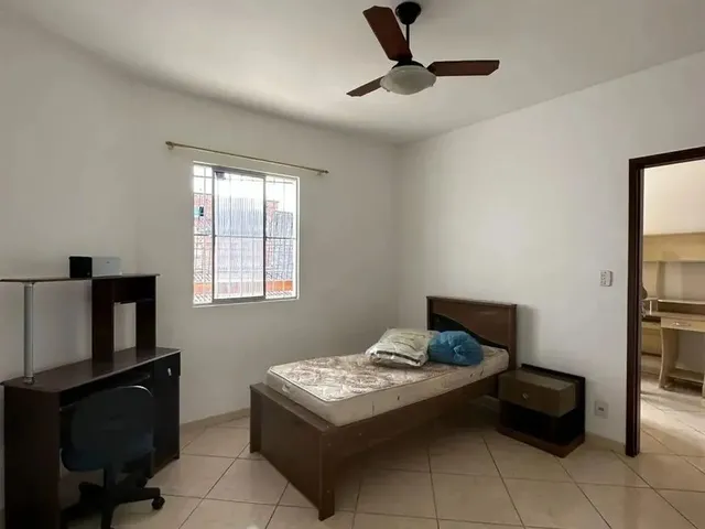 Imagem 2: Térrea para Aluguel e Venda Possui 250 Metros Quadrados com 8 Quartos em Centro