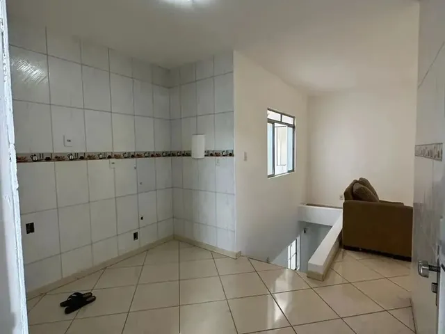 Imagem 4: Térrea para Aluguel e Venda Possui 250 Metros Quadrados com 8 Quartos em Centro
