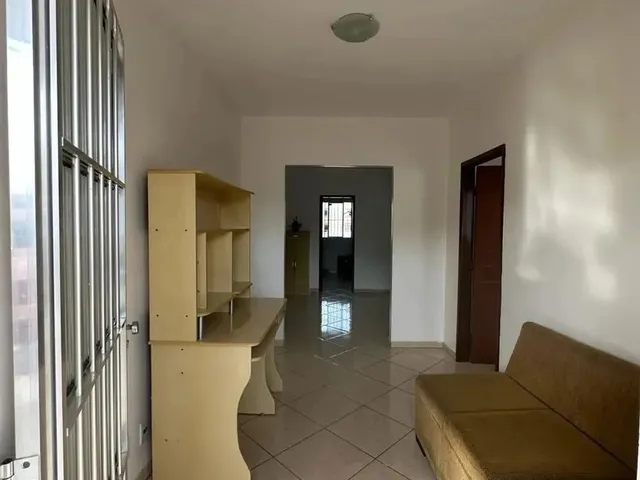 Imagem 8: Térrea para Aluguel e Venda Possui 250 Metros Quadrados com 8 Quartos em Centro