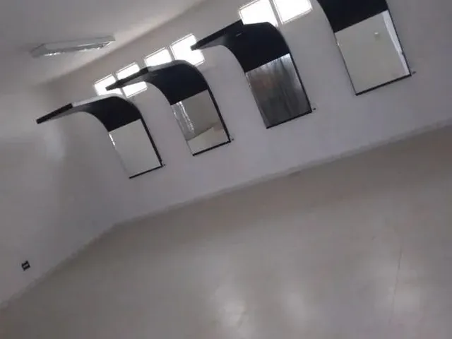 Imagem: Casa Branca de Esquina Cabeceira do Aeroporto