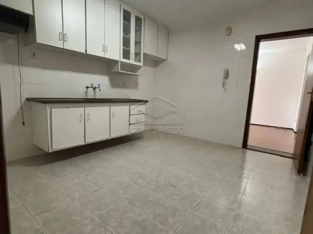 Imagem: O apartamento possui 2 Dormitórios, 1 Suíte, 2 Banheiros,