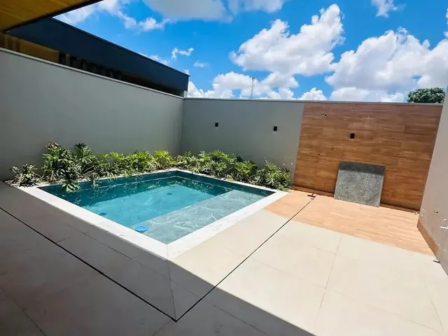 Imagem: A casa em condomínio possui 3 Dormitórios, 3 Suítes, 1