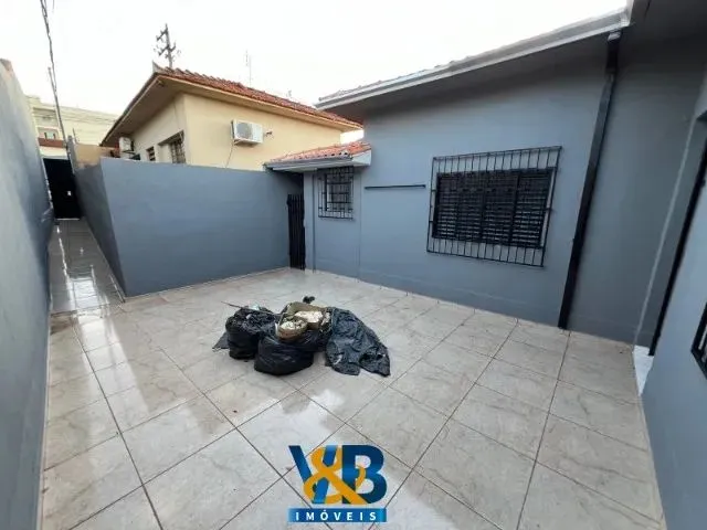 Imagem: A casa possui 2 Dormitórios, 1 Suíte, 2 Banheiros, 70m²