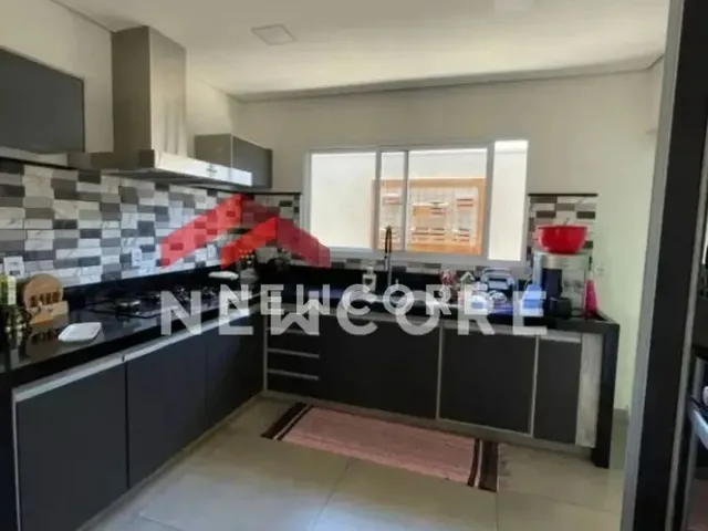 Imagem: Casa de Condomínio em Avenida Comendador