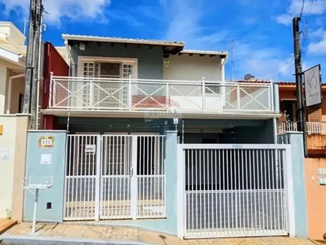 Imagem: Uma Casa Completa no Centro, com Espaços