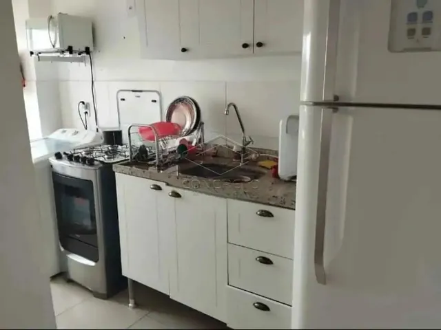 Imagem: O apartamento possui 2 Dormitórios, 1 Banheiro, 1 Vaga na