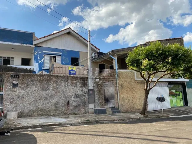 Imagem: A casa possui 2 Dormitórios, 1 Banheiro, 1 Vaga na