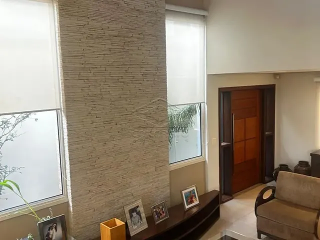 Imagem: A casa em condomínio possui 3 Dormitórios, 3 Suítes, 5