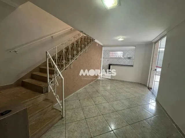 Imagem: A casa possui 3 Dormitórios, 1 Suíte, 3 Banheiros, 2