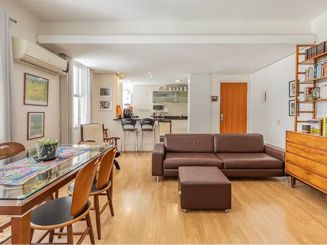 Imagem: Apartamento À Venda em Porto Alegre-Rs