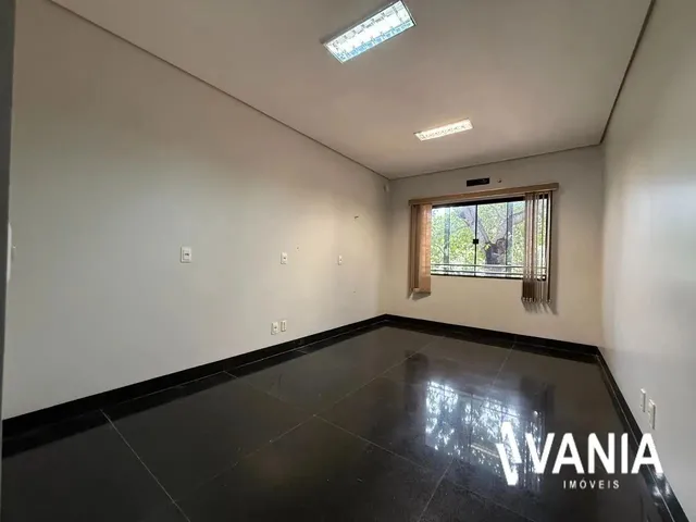 Imagem 2: Imóvel Comercial com Área Administrativa e Galpão
