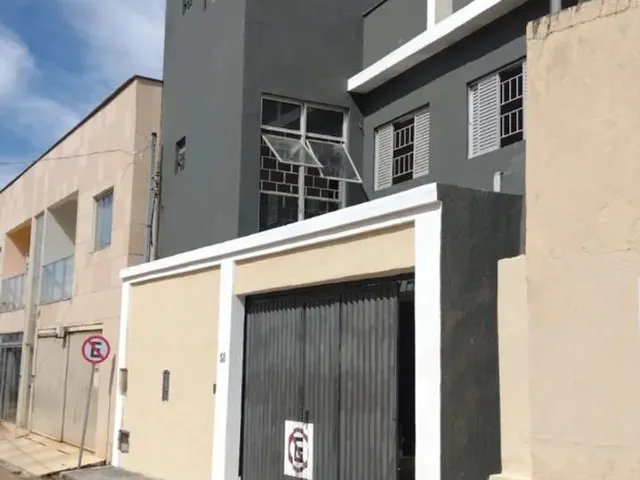 Imagem: Vendo Casa 3 Andares Paracatu Mg - Centro