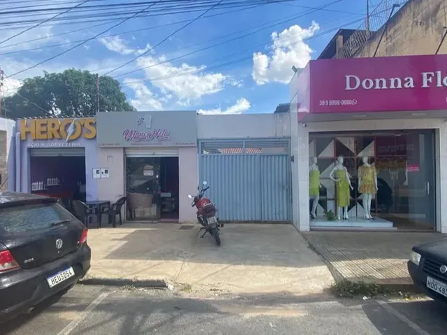 Imagem: Vendo Duas Casas no Fundo e 3 Pontos Comerciais