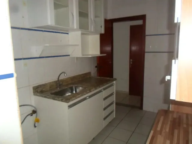 Imagem 3: 03 Quartos, 01 Suíte com Closet, Armários. na Rua do Grego Restaurante