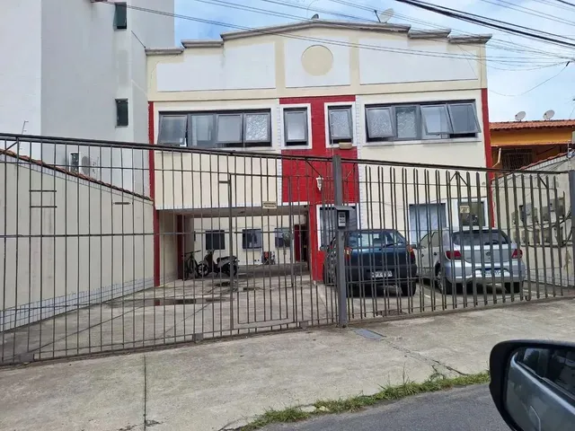 Imagem: O apartamento possui 1 Dormitório, 1 Banheiro, 1 Vaga na
