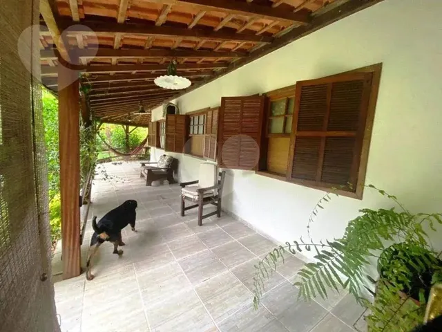 Imagem: Casa com 3 Dormitórios À Venda, 370 M²