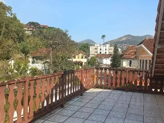 Imagem: Casa À Venda 3 Quartos, 2 Vagas, 250M²