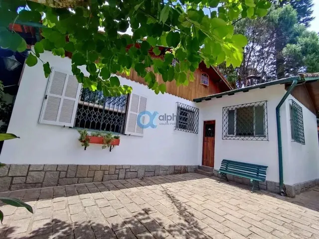 Imagem: Linda Casa com Amplo Terreno a Venda no