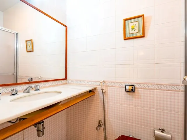 Imagem 12: Casa com 6 Quartos em Condomínio no Cuiabá, Petrópolis