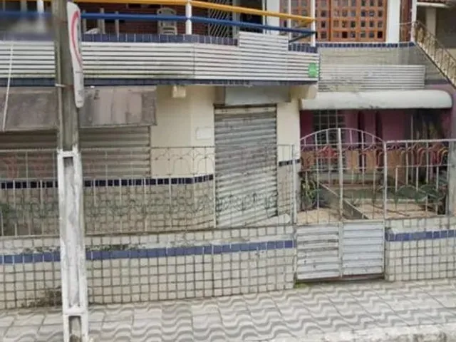 Imagem: A casa possui 2 Dormitórios, 4 Banheiros, Imóvel