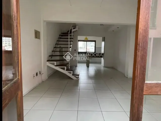 Imagem 14: Imóvel para Venda Possui 66 Metros Quadrados com 2 Quartos em Jardim do Salso - Porto