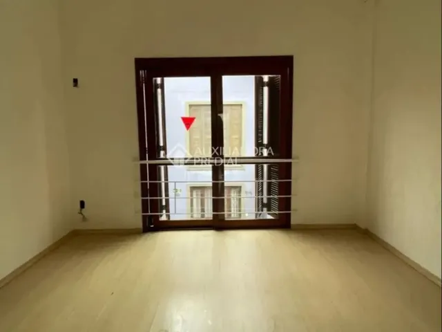 Imagem 12: Imóvel para Venda Possui 66 Metros Quadrados com 2 Quartos em Jardim do Salso - Porto