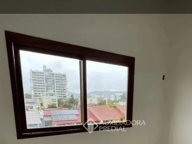 Imagem 5: Imóvel para Venda Possui 66 Metros Quadrados com 2 Quartos em Jardim do Salso - Porto