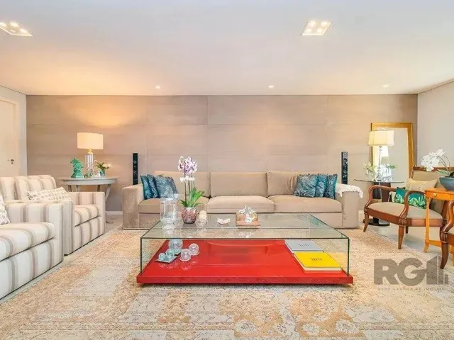 Imagem: Casa com 4 Dormitórios, 3 Vagas no Bairro